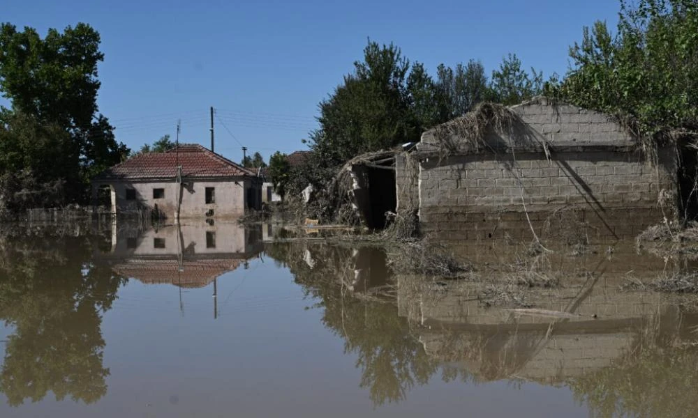 Λάρισα: Αποκαταστάθηκε η οδική σύνδεση με όλα τα χωριά εκτός από το Κεραμίδι